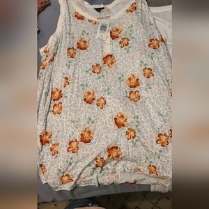NWT Torrid Size 2 tank blouse